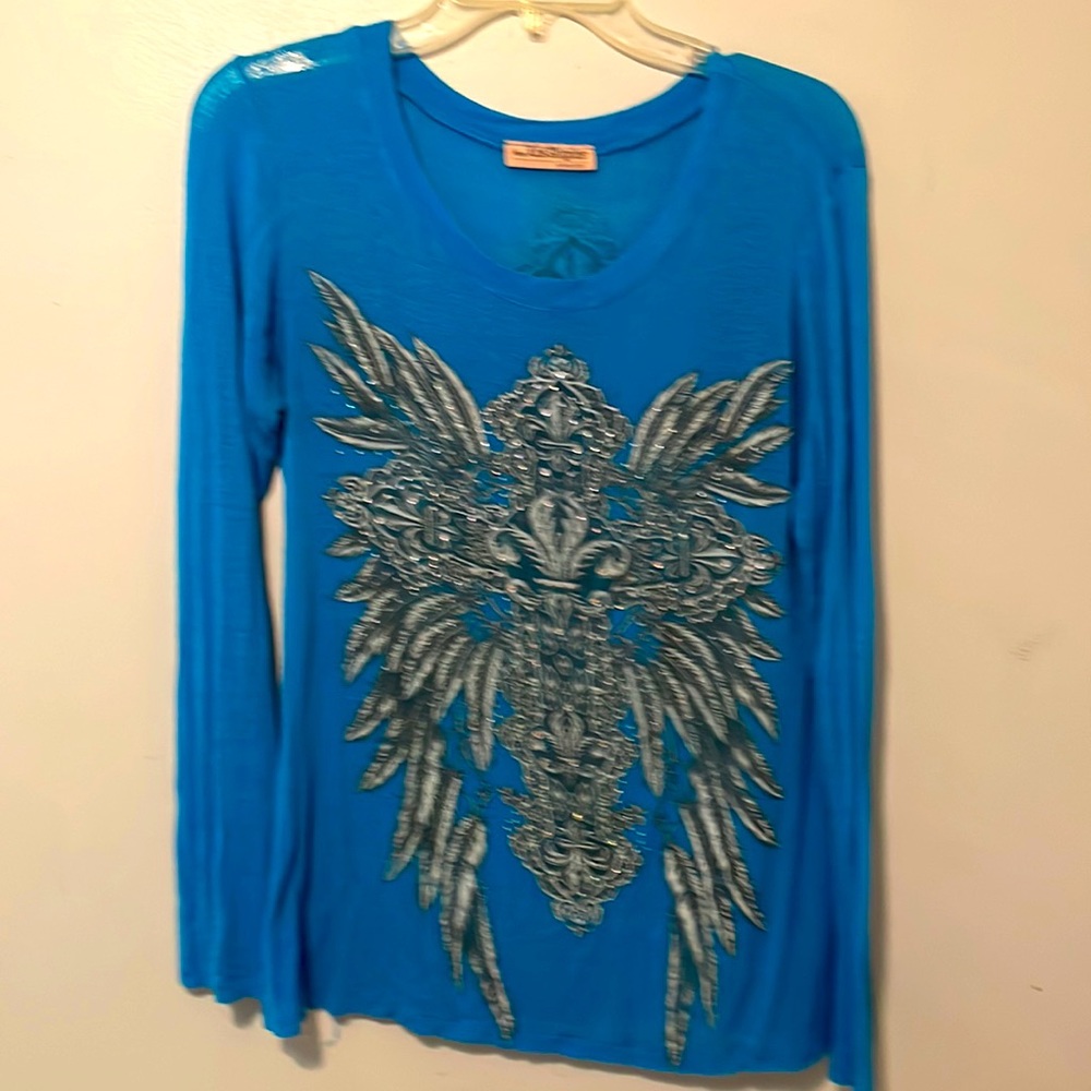 Long sleeve tee shirt